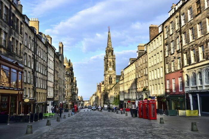 Edimburgo – Uma cidade impressionante na Escócia