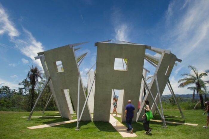 Instituto de Arte Contemporânea e Jardim Botânico Inhotim na cidade de Brumadinho minas gerais ISTOCK scaled