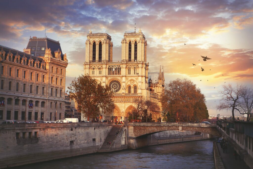 Arte na França: 5 experiências artsy imperdíveis em 2024 - Reabertura da Catedral de Notre-Dame de Paris (Foto: iStock)